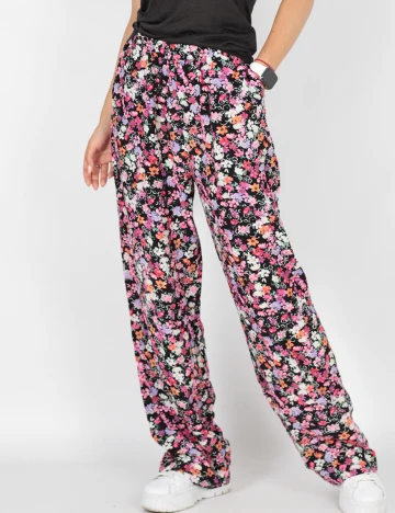 Pantaloni Only, floral Floral print