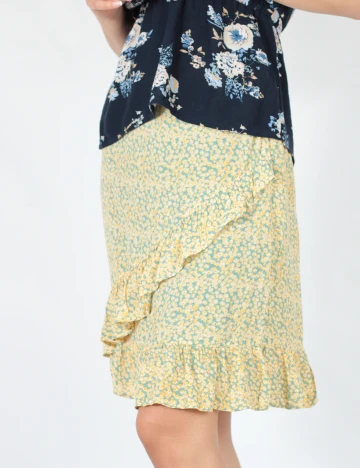 Fusta Pieces, model floral