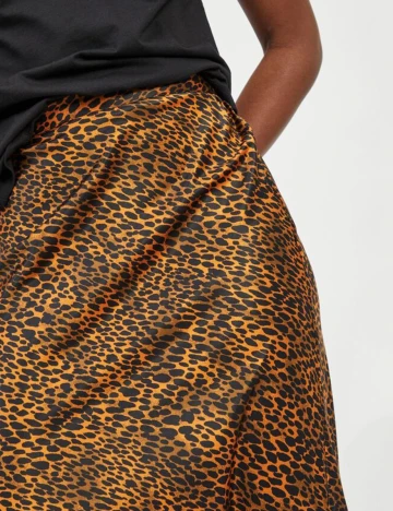 Fusta Vila, animal print