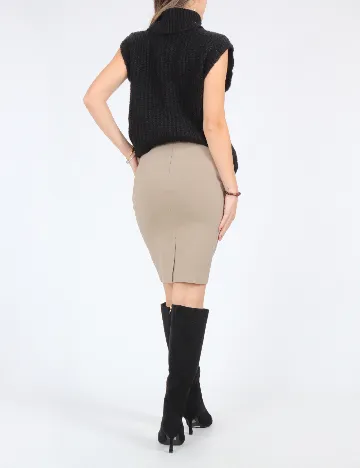 Vesta Vila, negru Negru