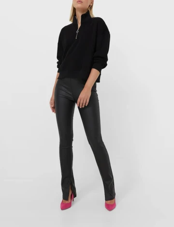 Pantaloni Stradivarius, negru Negru