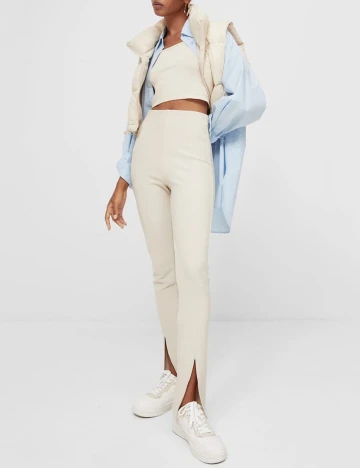Pantaloni Stradivarius, crem
