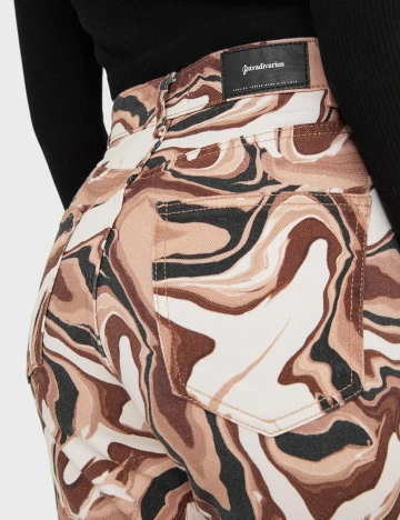 Blugi Stradivarius, maro