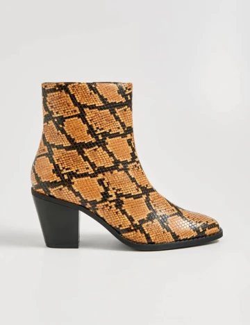 Botine Sinsay, imprimeu sarpe