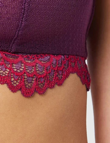 Sutien Triumph, mov