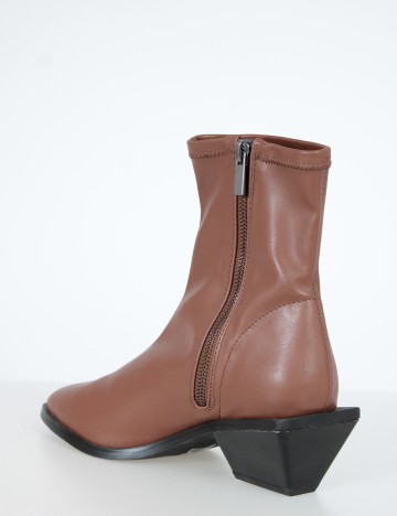 Botine Reserved, maro